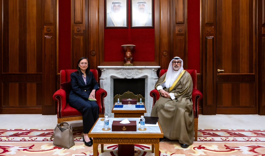 وزير الخارجية يستقبل ممثلة الأمم المتحدة لمتابعة ملف المفقودين والأرشيف الوطني الكويتي وزير الخارجية يستقبل ممثلة الأمم المتحدة لمتابعة ملف المفقودين والأرشيف الوطني الكويتي