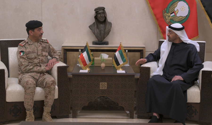 رئيس الإمارات يستقبل رئيس الأركان الكويتي لبحث التعاون والتنسيق العسكري
