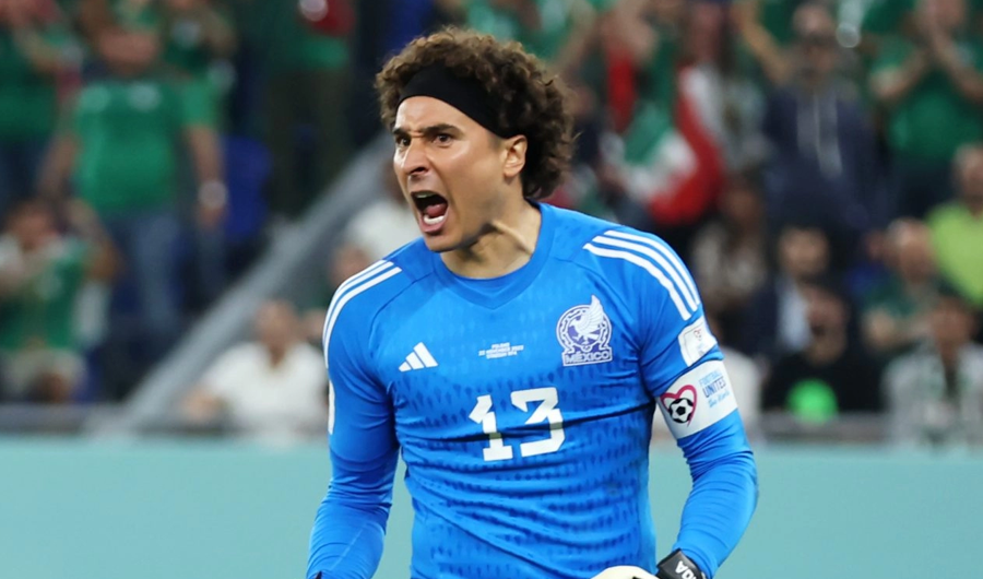 أوتشوا أول حارس يزاحم ميسي ورونالدو في &laquo;نادي عظماء&raquo; كأس العالم
