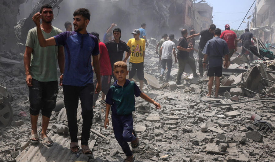 4 شهداء بينهم امرأتان وطفل في قصف إسرائيلي استهدف شقة سكنية بمدينة غزة