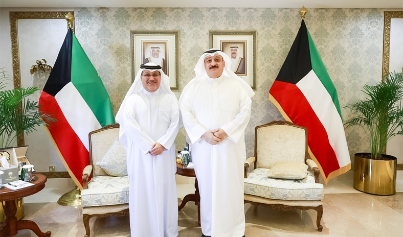 وزير الصحة يبحث مع السفير البحريني سبل تعزيز التعاون الطبي والأكاديمي