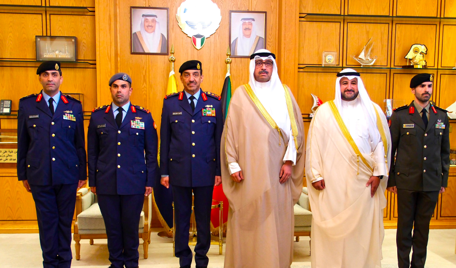 وزير الدفاع: مضاعفة الجهود والعمل بروح المسؤولية والإخلاص لخدمة الوطن وزير الدفاع: مضاعفة الجهود والعمل بروح المسؤولية والإخلاص لخدمة الوطن