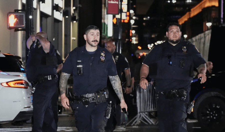 إصابة 8 أشخاص بينهم 4 أطفال بحادث إطلاق نار في نيويورك