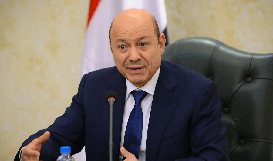اليمن.. العليمي يوجه القوات الحكومية برفع الجاهزية لمواجهة الانتهاكات الإيرانية