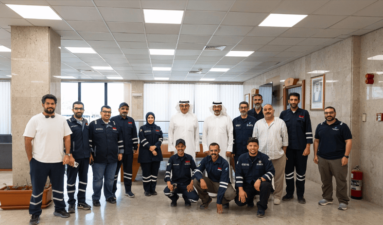 وزير الكهرباء والماء يتفقد المحطات المتضررة جراء العدوان الإيراني الآثم