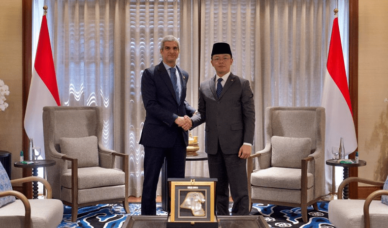 وزير الخارجية الإندونيسي سوغيونو يؤكد تضامن بلاده مع الكويت إزاء الهجمات الإيرانية على المنشآت المدنية