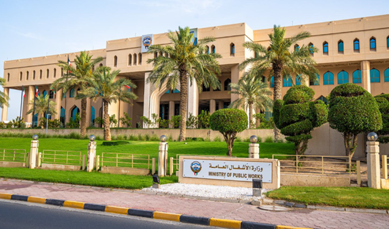 &laquo;الأشغال&raquo; تعقد اجتماعاً لمناقشة مسار ومحطات وزن الشاحنات بحضور الجهات المعنية