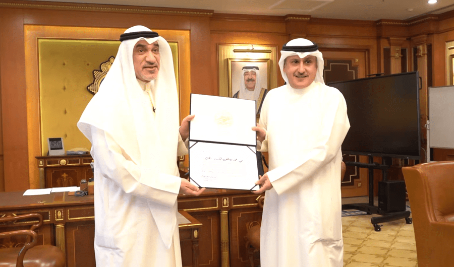 اليوسف يكرّم القائمين على إحباط أكبر عملية لتصنيع وترويج &laquo;اللاريكا&raquo; في تاريخ الكويت