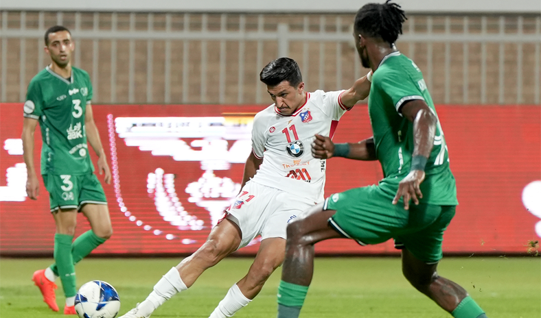 الكويت والعربي يتعادلان 3 &ndash; 3 بافتتاح دوري زين الممتاز