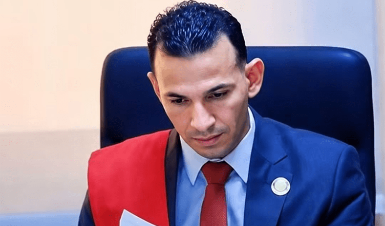 عاطل استأجر قاعة محكمة وانتحل صفة قاضٍ.. جريمة غير مسبوقة تثير الجدل في مصر