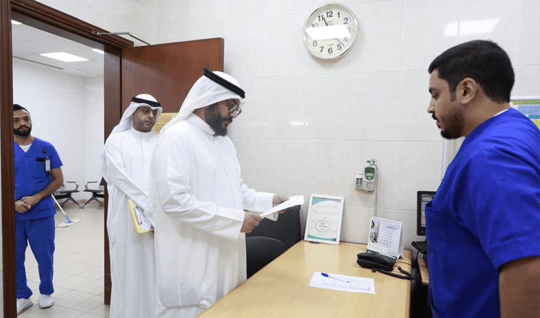 وكيل وزارة الصحة يتفقد مركز عبدالله وشريفة المحري الصحي والخدمات المقدمة للمراجعين وكيل وزارة الصحة يتفقد مركز عبدالله وشريفة المحري الصحي والخدمات المقدمة للمراجعين