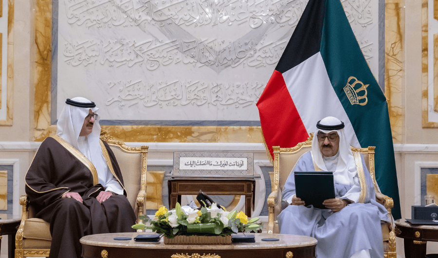 سمو الأمير يتسلّم دعوة خادم الحرمين للمشاركة بالقمة الخليجية – الأوروبية سمو الأمير يتسلّم دعوة خادم الحرمين للمشاركة بالقمة الخليجية – الأوروبية