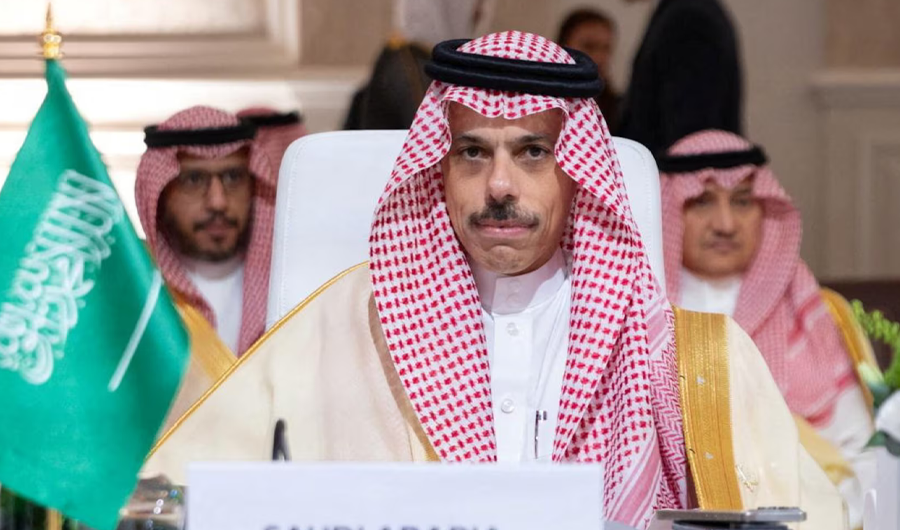 وزير الخارجية السعودي: الحوثي فتح على نفسه باباً لا يحتمله