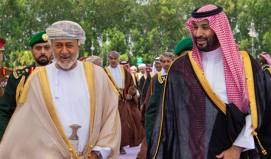 ولي العهد السعودي وسلطان عُمان يبحثان تطورات الأوضاع في المنطقة