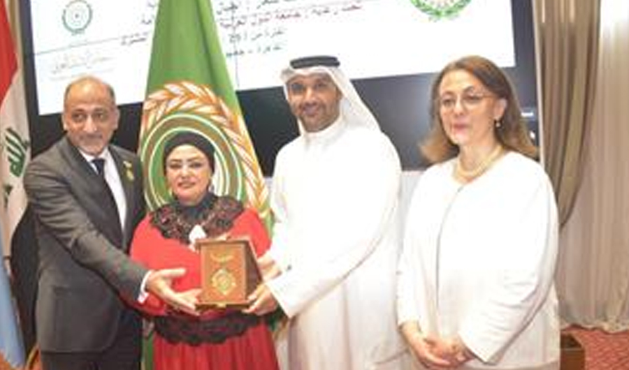 جامعة الدول العربية تكرّم محمد خالد الياسين بوسام &laquo;القيادة الوطنية الشابة&raquo;