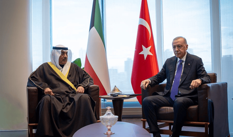 ممثل سمو الأمير يبحث مع الرئيس التركي سبل تعزيز وتطوير العلاقات الثنائية الوثيقة