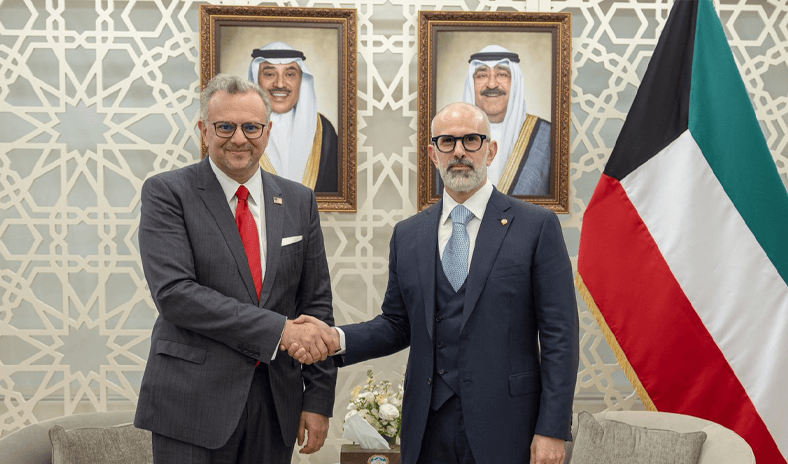 وزير الخارجية يستعرض مع كبير مستشاري الرئيس الأمريكي للشؤون العربية والأفريقية العلاقات الاستراتيجية بين البلدين