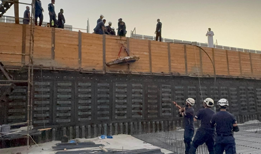 &laquo;الإطفاء&raquo;: تعاملنا مع حادث سقوط عامل في مبنى قيد الإنشاء بالشويخ الصناعية