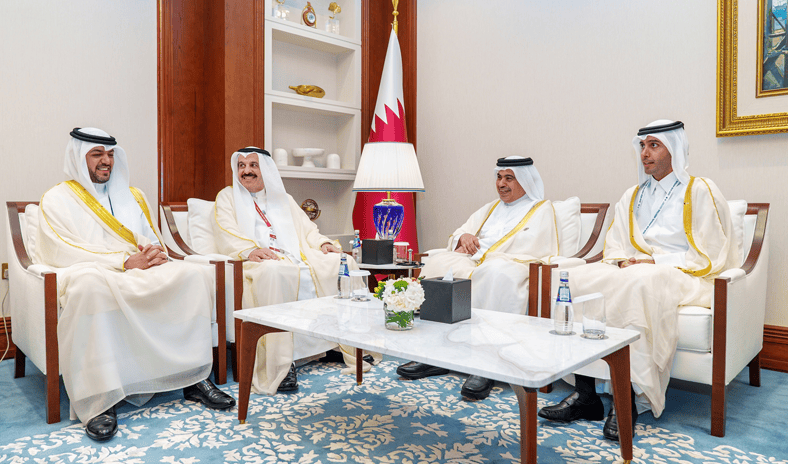 وزير المالية يبحث مع عدد من المسؤولين تعزيز التعاون المالي والاقتصادي والتنموي بالدوحة