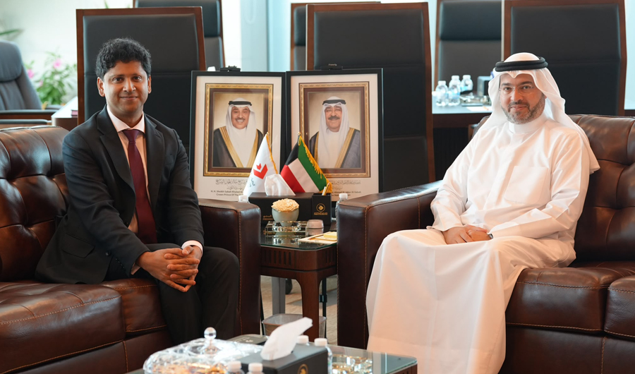 رئيس &laquo;الطيران المدني&raquo; يبحث مع السفير البريطاني تعزيز التعاون في مجال الطيران