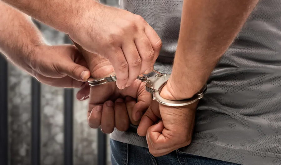 اعتقال موظف حكومي أميركي بتهمة تقديم دعم للحوثيين