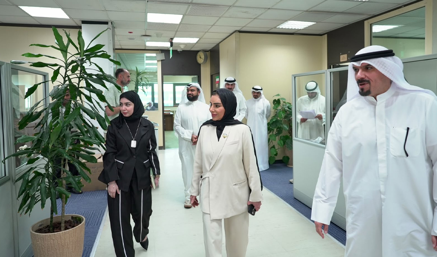 وزيرة الشؤون: الالتزام بمواعيد العمل الرسمية وتطبيق اللوائح دون استثناء