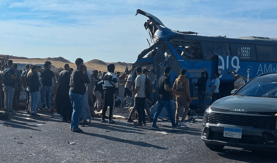 مصر.. وفاة 13 شخصاً وإصابة 34 آخرين في حادث على طريق القاهرة أسيوط
