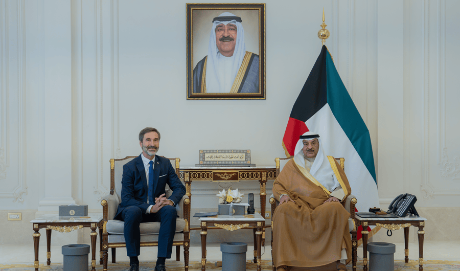 سمو ولي العهد يستقبل وزير الشؤون الخارجية والأوروبية في سلوفاكيا