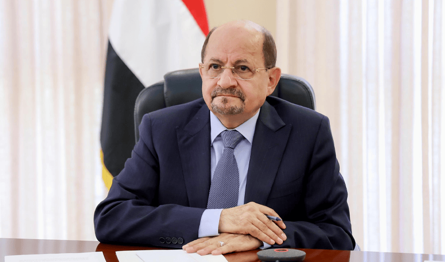 رئيس وزراء اليمن: استهداف المنشآت المدنية في السعودية يعكس إفلاس الحوثيين