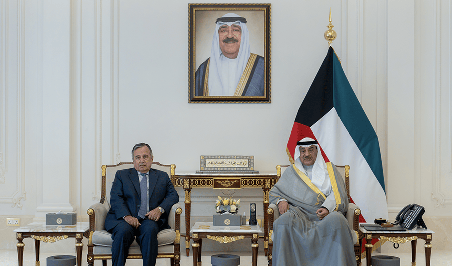 سمو ولي العهد يبحث مع أمين الجامعة العربية المستجدات العربية والإقليمية