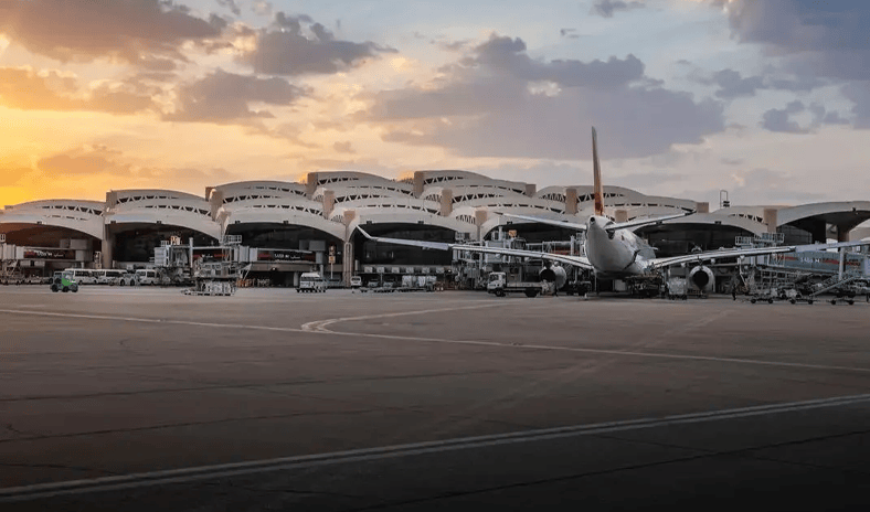 &laquo;الطيران المدني&raquo; السعودية: مطار الملك خالد الدولي بالرياض تعرض لاعتداء جديد عصر اليوم أسفر عن إصابات