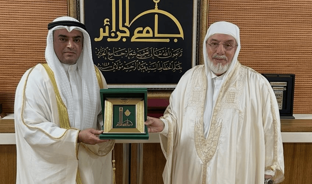 سفير الكويت بالجزائر يبحث مع وزير الدولة عميد جامع الجزائر تعزيز التعاون الثنائي في المجال الديني