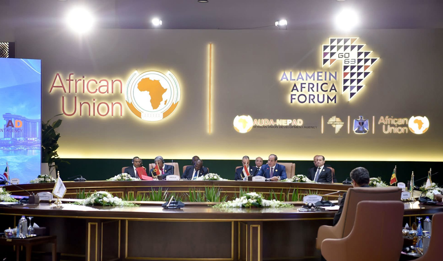 إعلان قمة العلمين المشتركة يؤكد أهمية احترام القانون الدولي بالأنهار العابرة للحدود