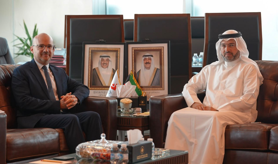 رئيس &laquo;الطيران المدني&raquo; يبحث مع السفير الفرنسي تعزيز التعاون المشترك