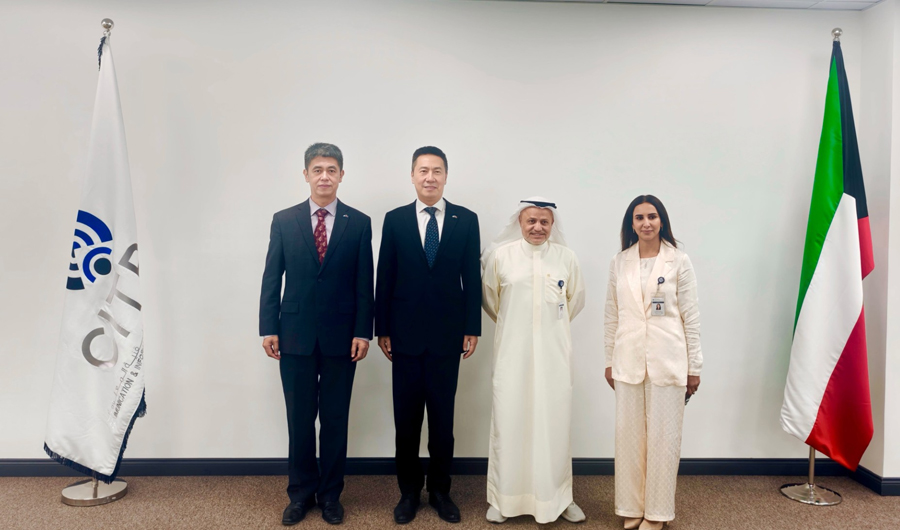 رئيس &laquo;هيئة الاتصالات&raquo; يبحث مع السفير الصيني تعزيز التعاون بمجالات الاتصالات وتقنية المعلومات