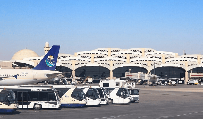 مطار الرياض يدعو المسافرين إلى التحقق من حالة رحلاتهم قبل التوجه إليه