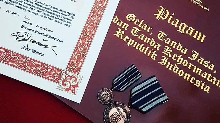 Referensi artikel syarat lamaran kerja di toko emas bima bobotsari terbaru dan terlengkap. Satya Lencana Karya Satya Penghargaan PNS. Gimana Cara