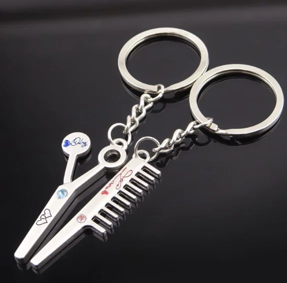 Porte Cles De Couple Ciseaux A Peigne En Metal Logo Grave En Alliage De Zinc Porte Cle Pour Seche Cheveux Peigne De Ciseaux Buy Mode Cheveux Salon Peigne Sicssors Miroir Porte Cles Accessoires Cles Peigne Et Ciseaux Porte Cles Souvenir