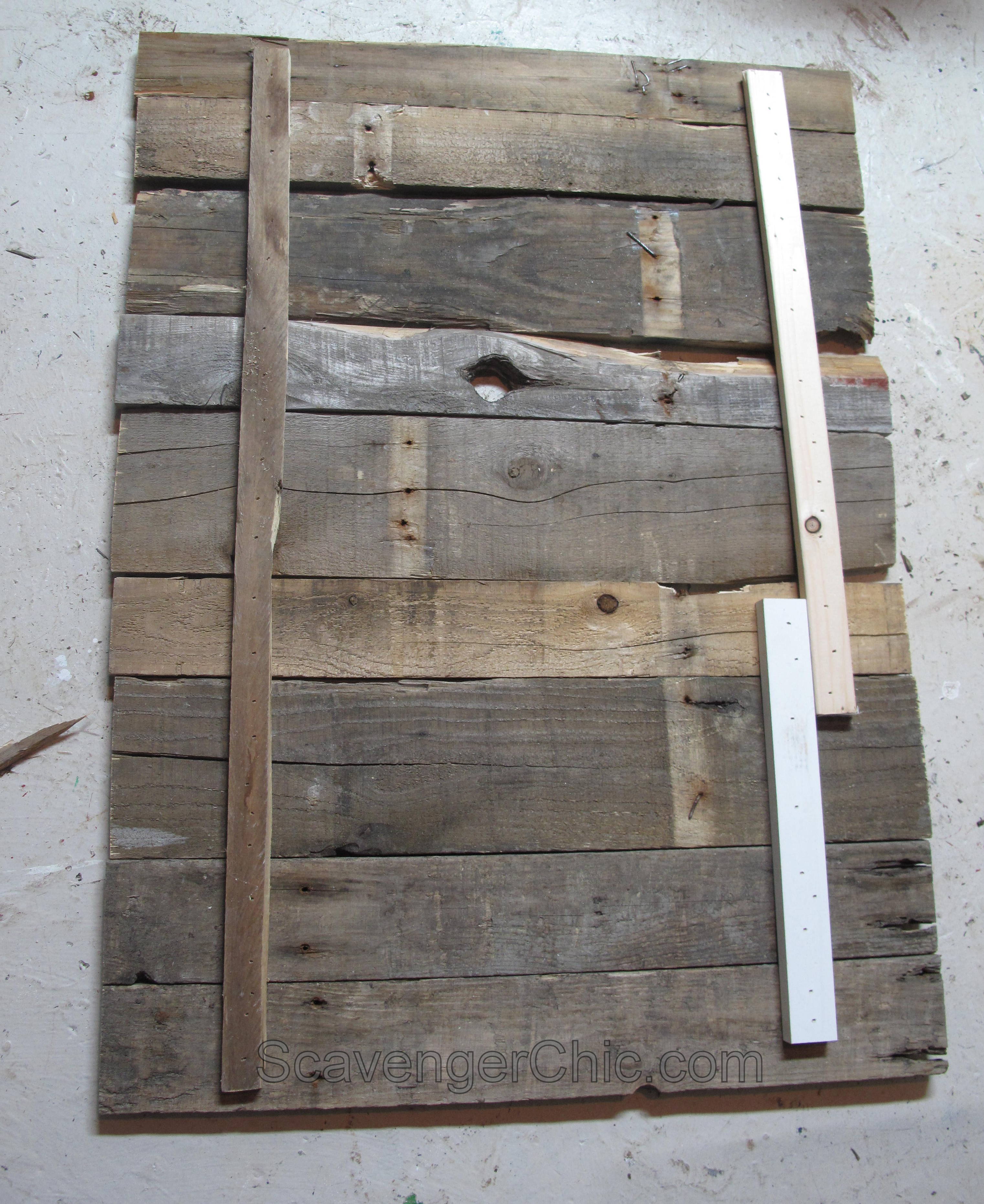 Pallet Wood Valentine's Day Heart diy - Scavenger Chic