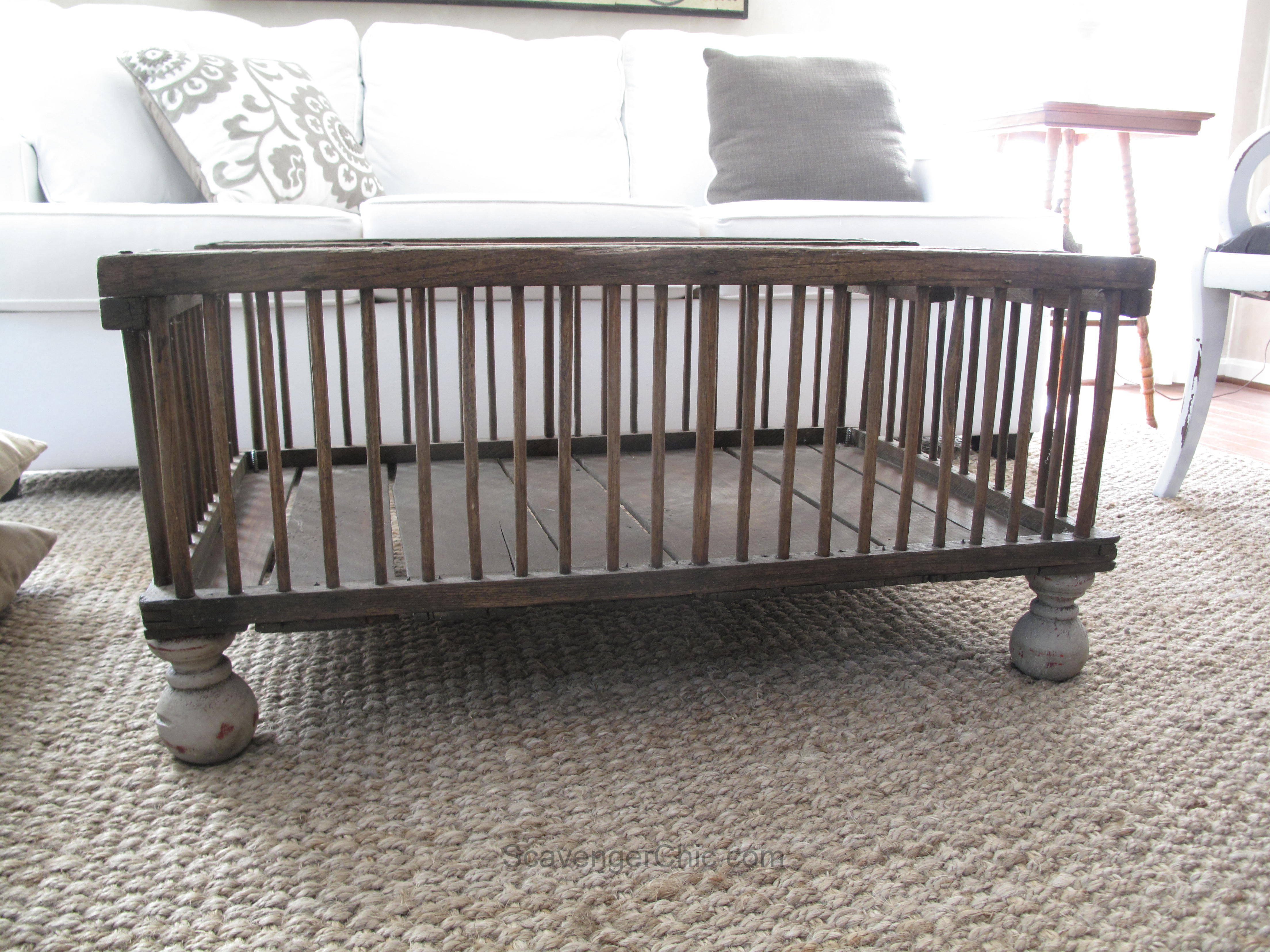 Easy Chicken Coop/Crate Coffee Table diy Scavenger Chic