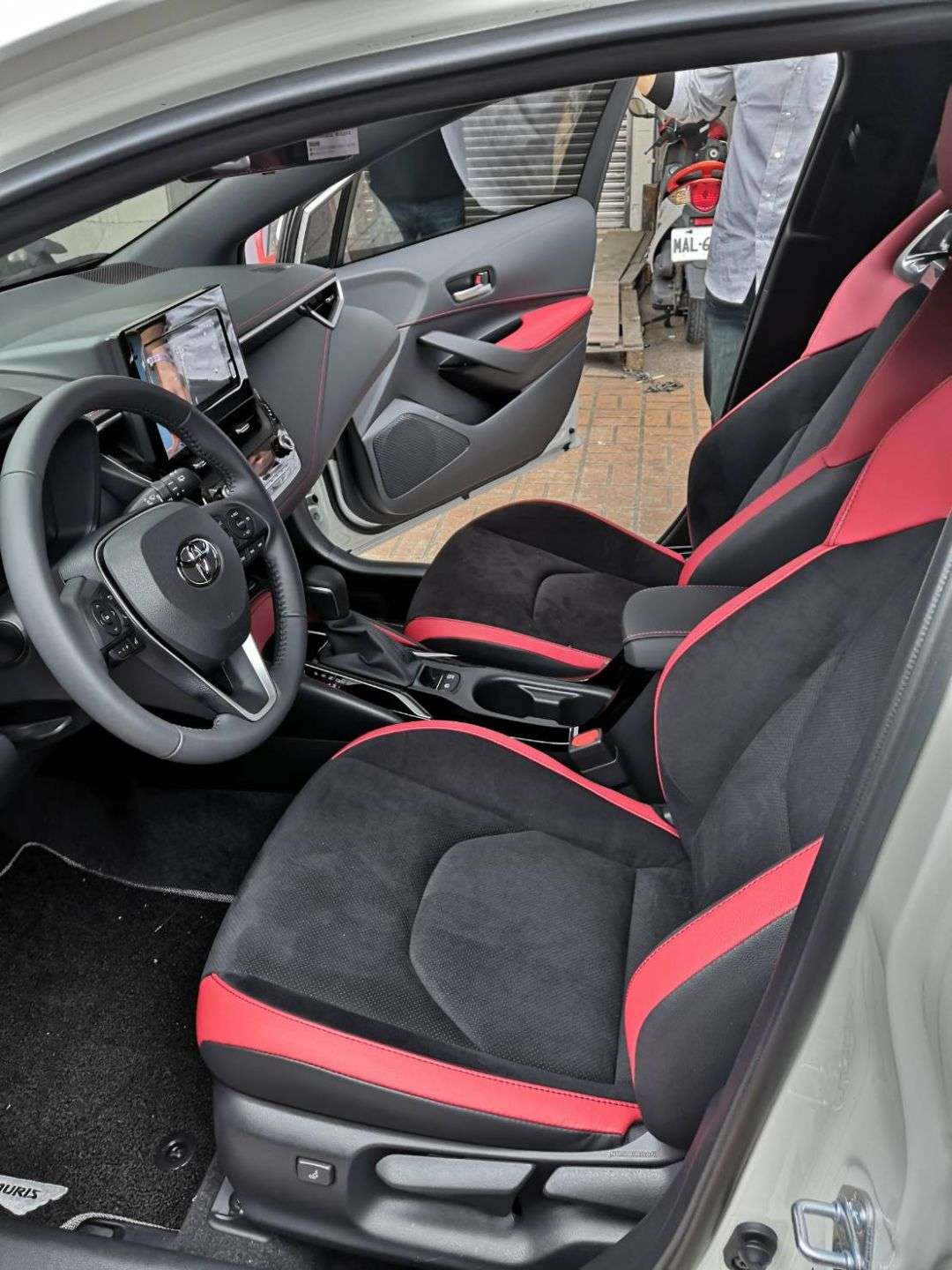 租車中壢天佑租車 桃園中壢租車推薦 一般轎車 高級進口車 現享超多 Awzn