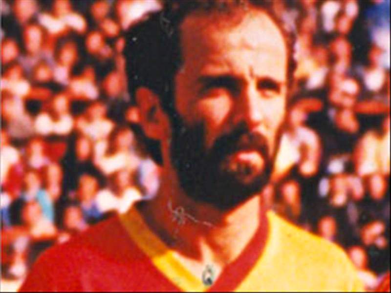 Real Madrid Stadion-Umbau Aktuell - Erhan Ãnal, erster tÃ¼rkischer Bundesligaprofi, ringt mit