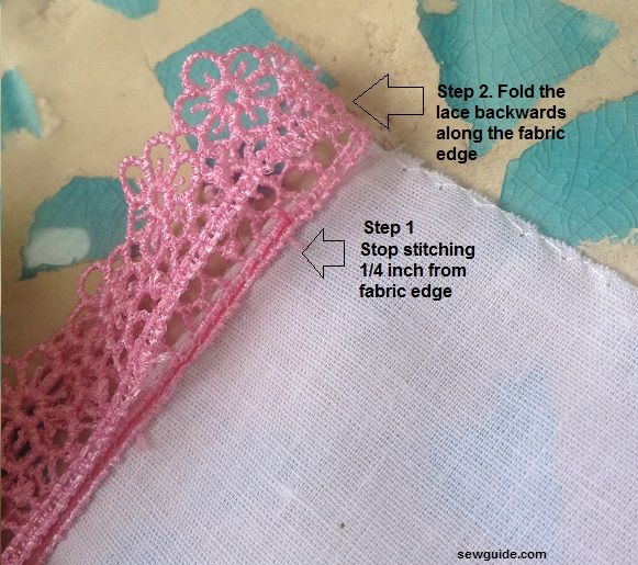 Maybe you want to make or refresh some clothes, or maybe you want to work with other fabrics. {EMBROIDERED HANDKERCHIEF}- 4 Easy ways to make your own