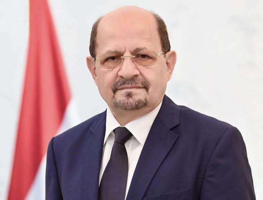 رئيس الوزراء وزير الخارجية يشيد بالعملية النوعية التي قادها محافظ أبين لإنهاء نشاط عصابة مسلحة على الطريق الدولي
