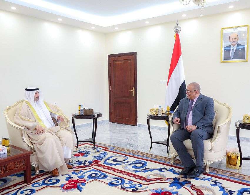 وزير التخطيط يلتقي السفير الكويتي لدى اليمن