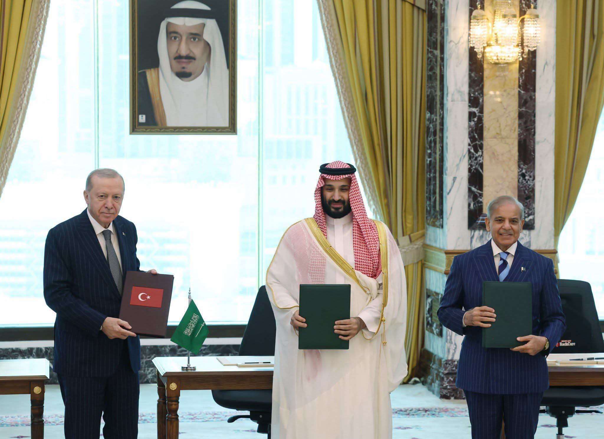 البيان المشترك لقمة مكة اتفاق الدفاع المشترك بين السعودية وتركيا وباكستان المكرمة للدفاع المشترك