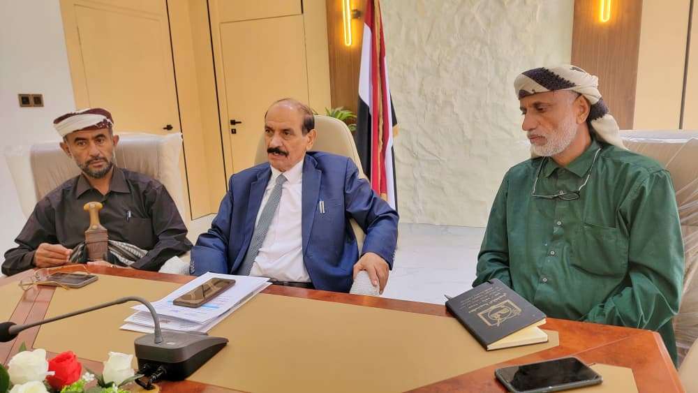 الوكيل الدغاري يترأس اجتماع لجنة دعم وإسناد الجبهات ويؤكد أهمية توحيد الجهود وتعزيز صمود المقاتلين