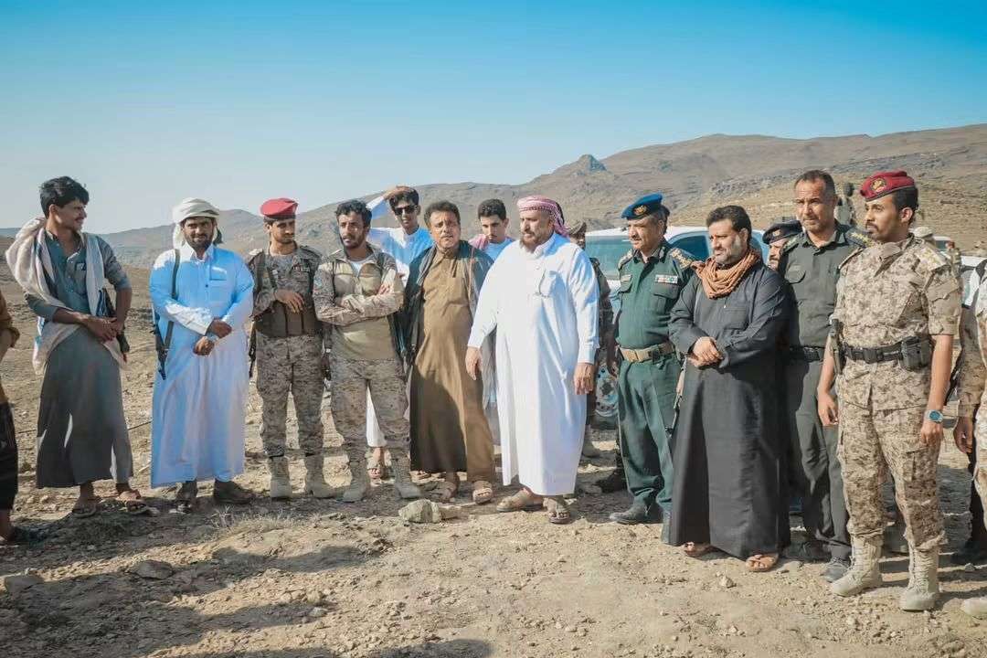 بتوجيهات محافظ المهرة وإشراف قوات درع الوطن.. إخلاء موقع الخلاف بين قبيلتي السليمي ومغفيق وفقًا للاتفاق المبرم بين الطرفين. بتوجيهات محافظ المهرة وإشراف قوات درع الوطن.. إخلاء موقع الخلاف بين قبيلتي السليمي ومغفيق وفقًا للاتفاق المبرم بين الطرفين.