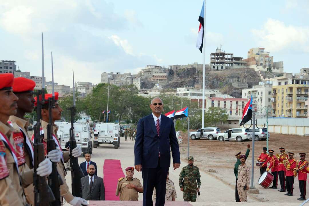 الرئيس القائد عيدروس الزُبيدي يضع إكليلا من الزهور على النصب التذكاري لشهداء الجنوب العربي بمناسبة العيد الـ58 للاستقلال الوطني 30 نوفمبر