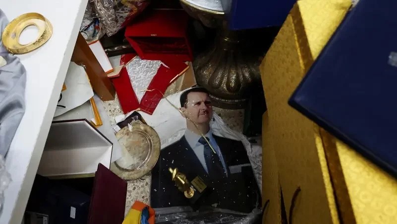 حبوب اكتئاب وجدت على مكتب بشار الأسد .. تفاصيل مثيرة